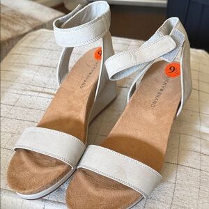 Lucky Brand Light Gray Ankle-Strap Wedge Sandals